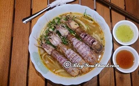 Các quán bánh canh ghẹ ngon ở Sài Gòn cực đông khách