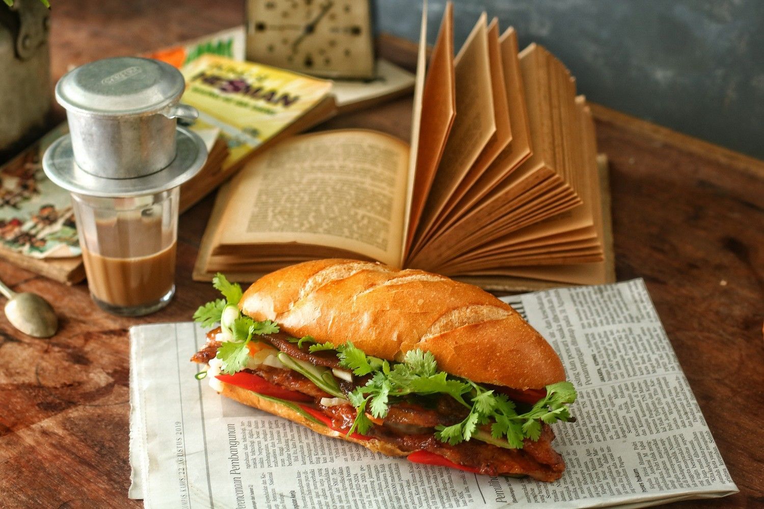 Top 15 địa chỉ bán bánh mì Hà Nội ngon khó cưỡng