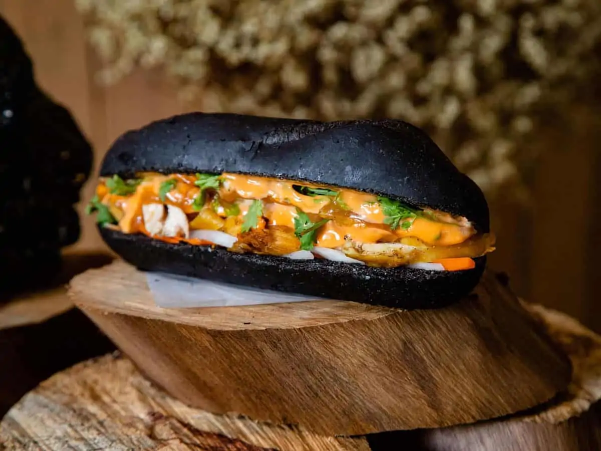 Top 15 địa chỉ bán bánh mì Hà Nội ngon khó cưỡng