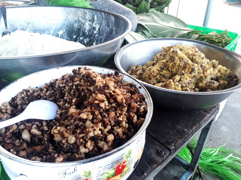 Về Văn Giang thưởng thức đặc sản bánh răng bừa