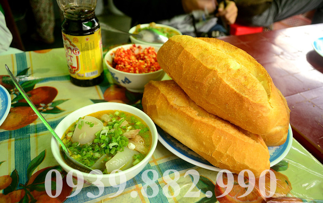 Bánh Mì Xíu Mại Đà Lạt - Hương Vị Khó Quên của Cao Nguyên