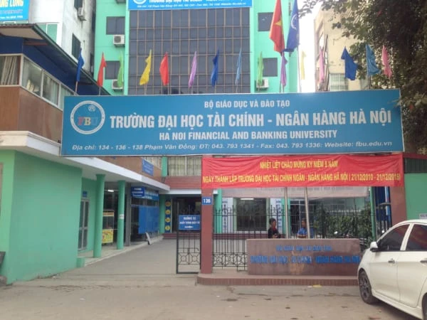 Đại học Tài chính - Ngân hàng Hà Nội là trường công lập hay dân lập?